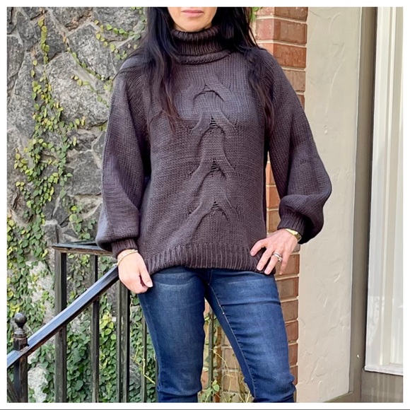 Chunky cable knit turtle neck sweater - Picture 3 of 9